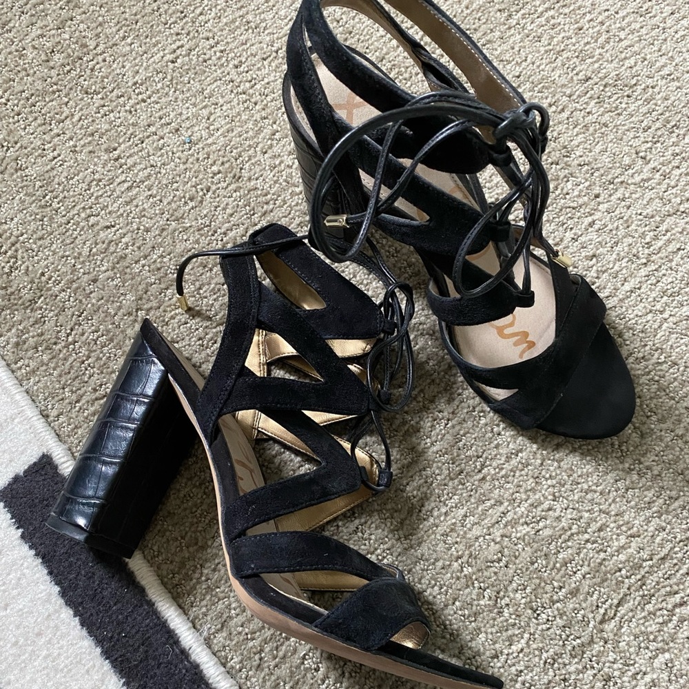 SAM EDELMAN “YARDLEY” heeled sandal.